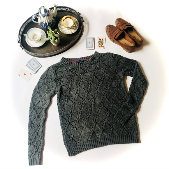 Tommy Hilfiger Sweaters - 🌲3/$15 Tommy Hilfiger Knit Women’s Sweater Grey M